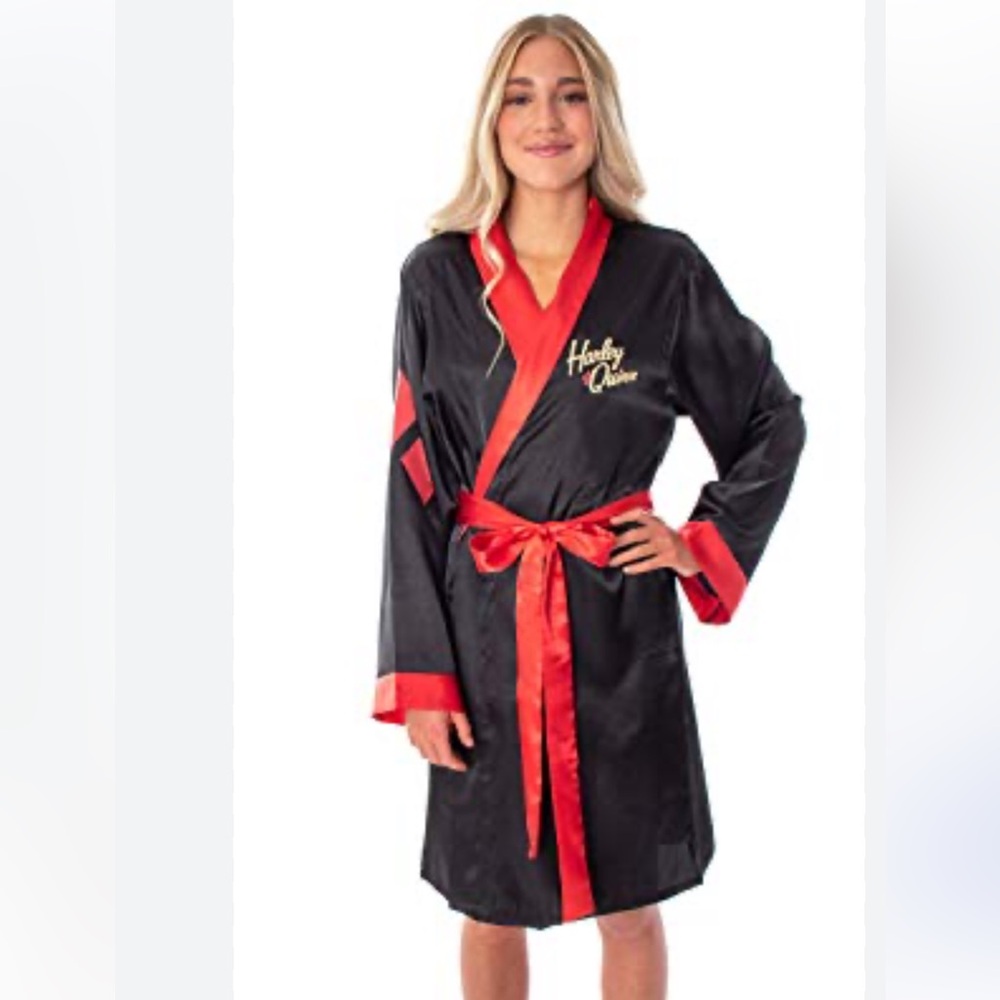DC Comics Bombshells Women's Robe - Size OS